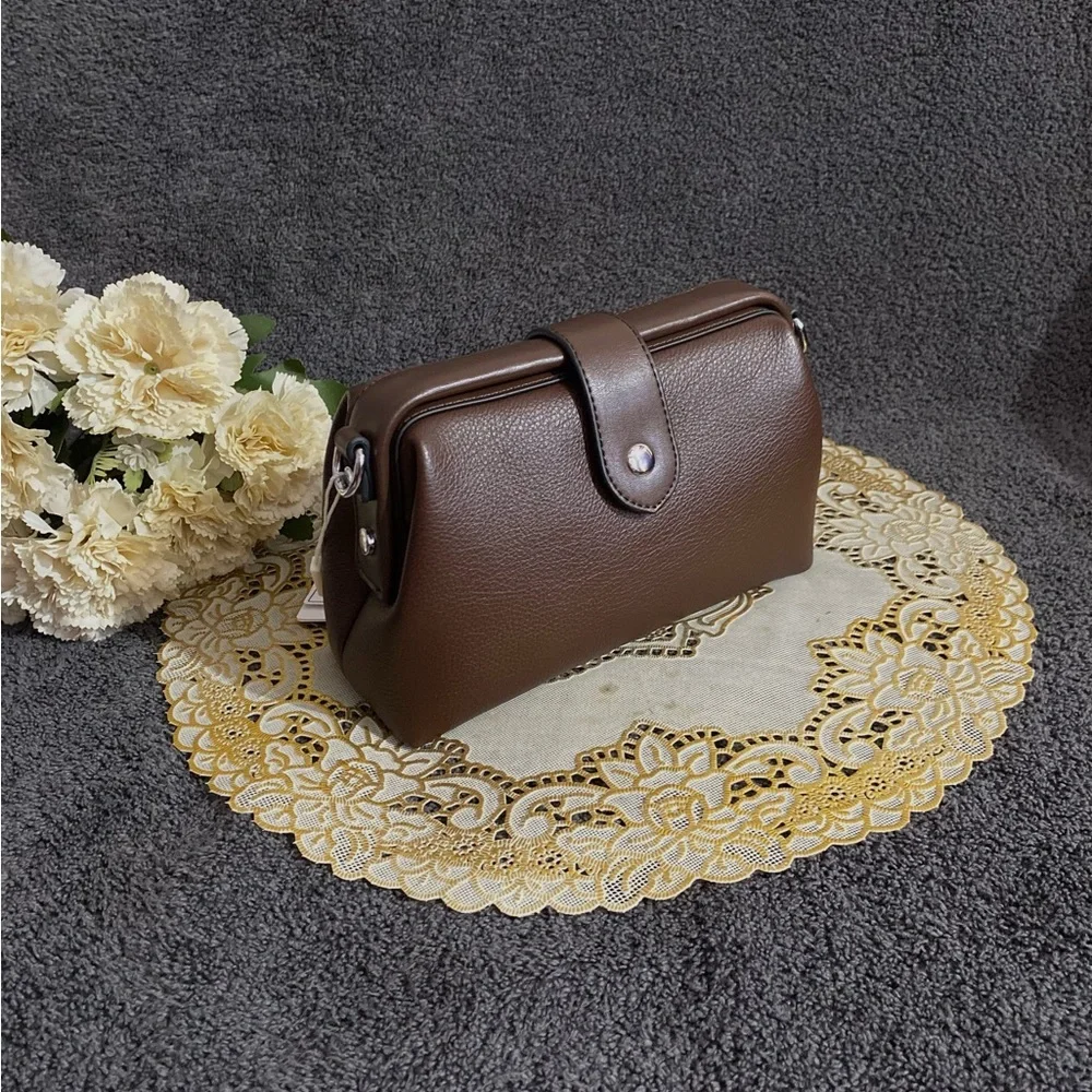 Brown leather bag - Picture 4 of 16